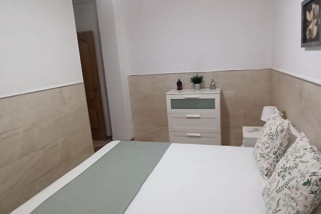 Apartamento Acogedor apartamento ¡A 10 minutos del centro de Málaga! Exterior foto