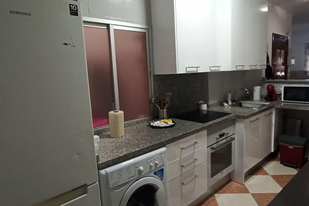 Apartamento Acogedor apartamento ¡A 10 minutos del centro de Málaga! Exterior foto